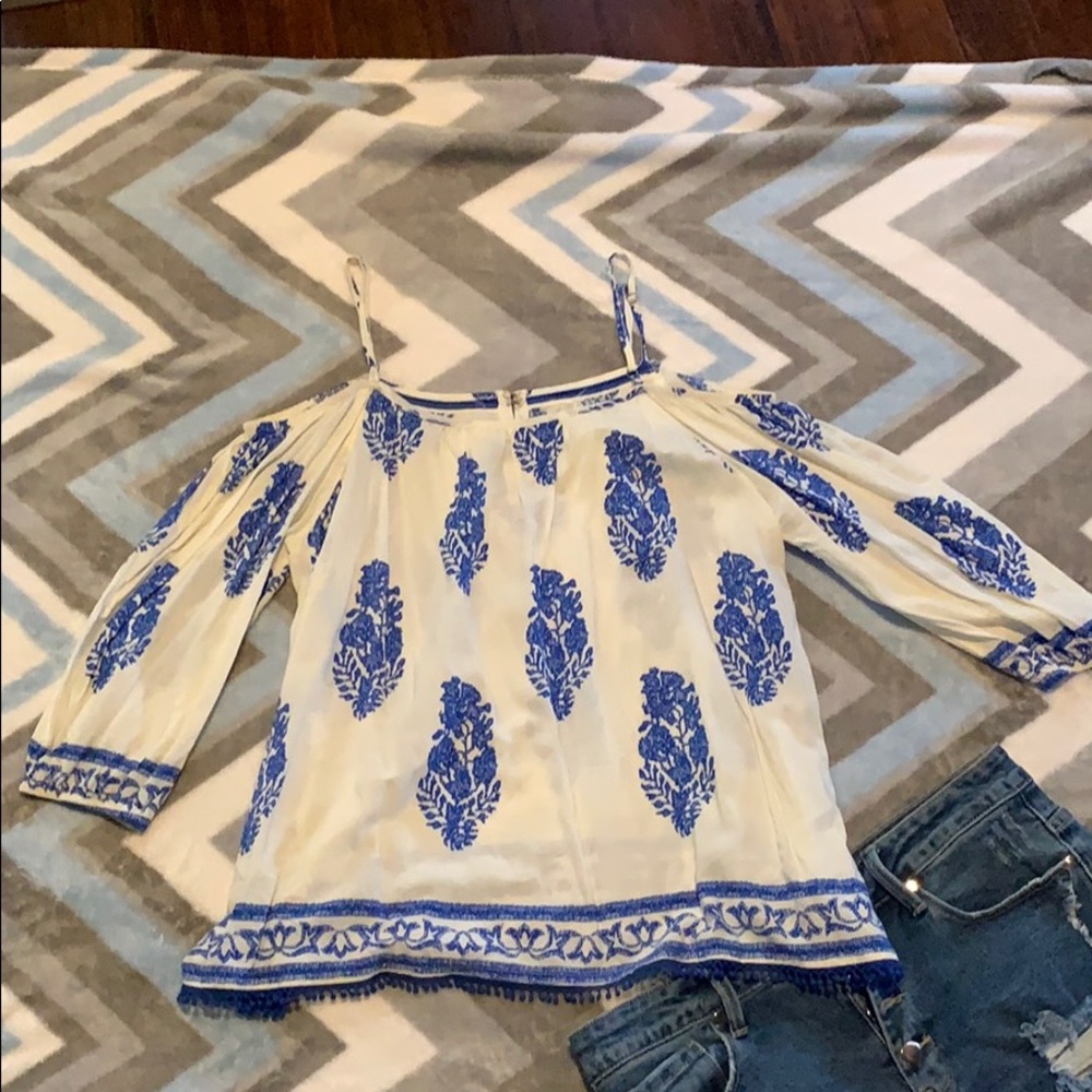 Cold shoulder top